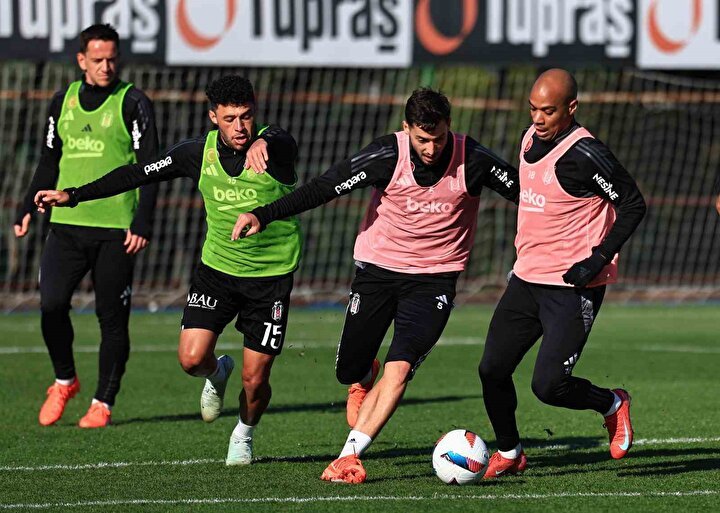 Beşiktaş'ta büyük şok! Yıldız futbolcu sakatlandı