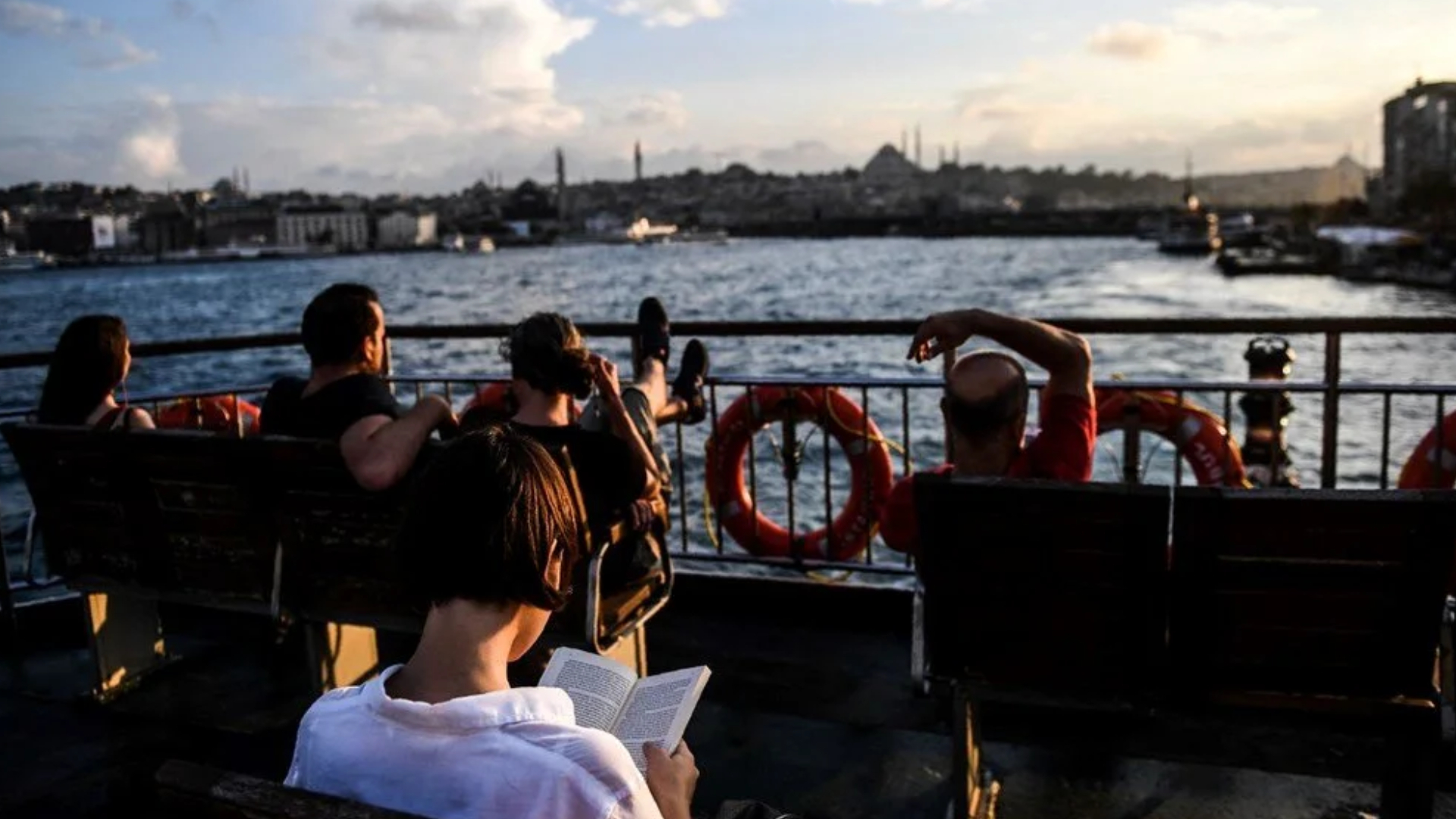 İstanbul'da yaz resmen başlıyor: Sıcaklık 35 dereceye ulaşacak... Kavurucu günler kapıda