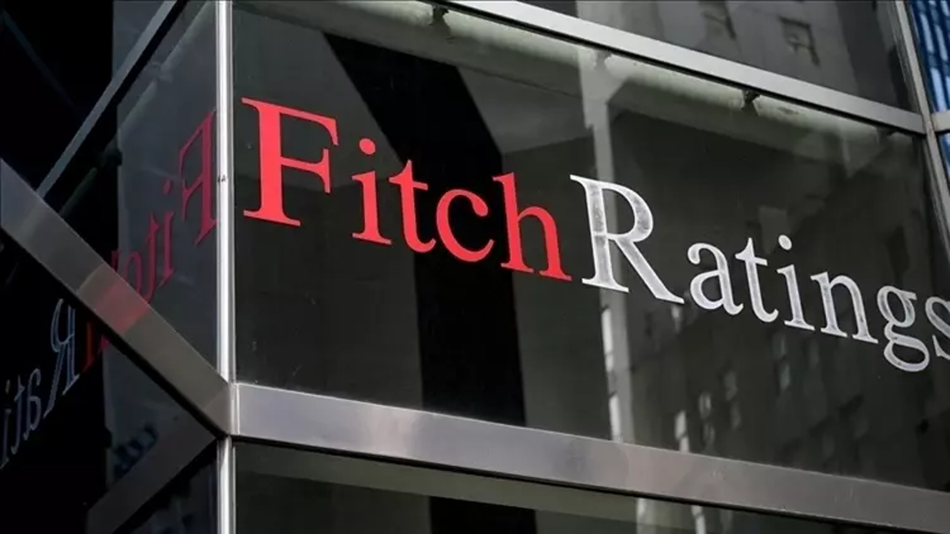 Fitch: Türk bankalarının 102 milyar dolarlık kısa vadeli dış borcu risk oluşturuyor | EKONOMİ HABERLERİ