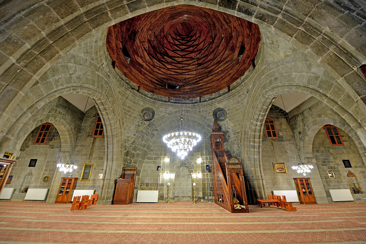 تم منح الجنسية التركية لجمباظ بعد سقوطه شهيداً. (مسجد أرضروم الكبير)