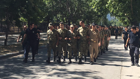 700 putschists surrender at the General Staff Headquarters