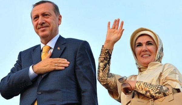 تزوج أردوغان من أمينة غولباران يوم 4 يوليو 1978.