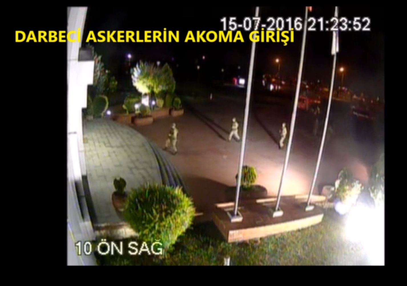 AKOM'da İstanbul'un dört bir yanı mobese kameraları ile izlenebildiği için darbeci hainler tarafından hedef alındı.