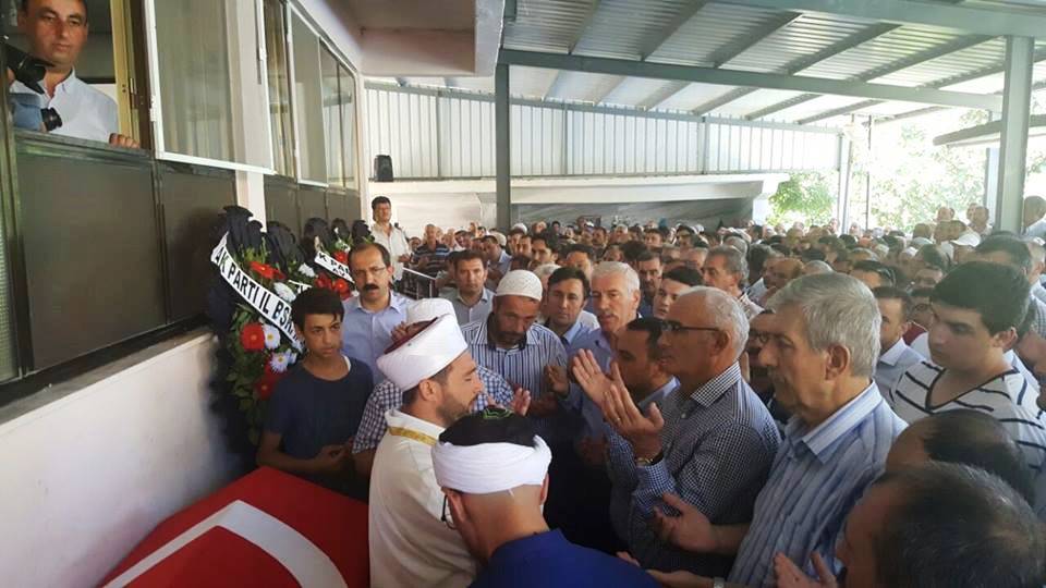 Muhammed Ali Aksu, 38, died when his car was ran over by a tank in the uprising in Istanbul during the treacherous FETÖ coup attempt. His funeral was held in his his hometown of the Alaçam district of Samsun.