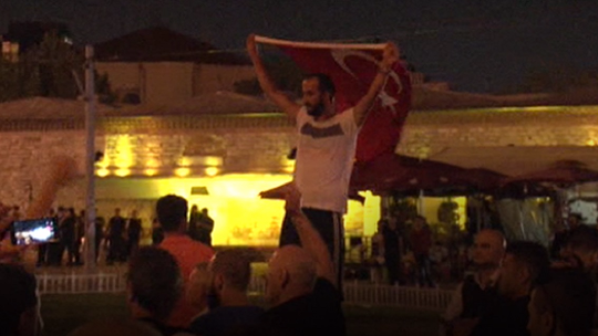 Putschists surrender in Taksim Square