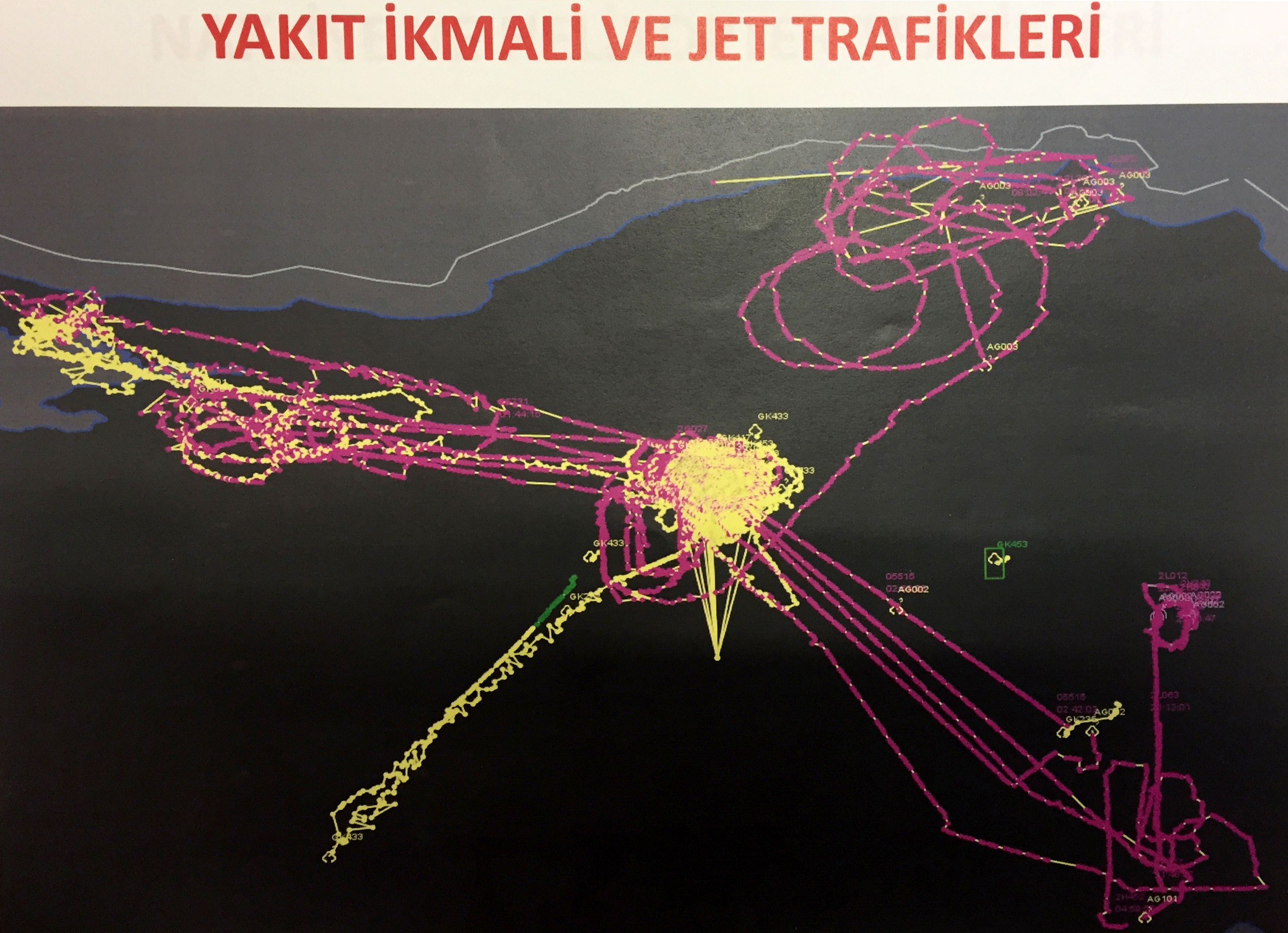 Radar izlerine göre, darbe girişimi gecesi İncirlik üzerinde de yoğun bir hava trafiği tespit ediliyor. Buradan kalkan tanker uçaklar, darbecilerin kullandığı savaş uçaklarına yakıt ikmali yaptıkları tespit edilmişti. Ayrıca uçuş kayıtlarında, yakıt ikmalleri de yer alıyor.